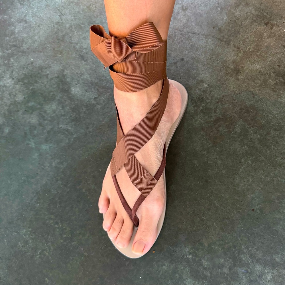 Elegant & Comfy Brown Espadrilles Flip Flops size 37
